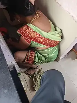 Lailamajnu1996 online show from February 2026 11:52:01 AM