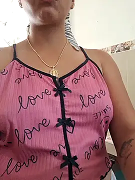 lapicarona18 online show from November 2025 02:43:02 PM