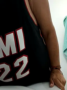 Xeena  online show from March 2026 06:34:02 PM