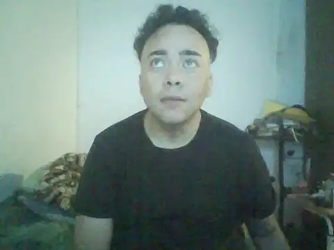 Snapshot of GuilleHotsexy chatting on November 2025 11:21:02 AM GuilleHotsexy online show from November 2025 11:21:02 AM