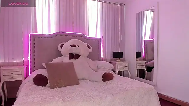 Tammy swet online show from November 2025 09:03:02 PM