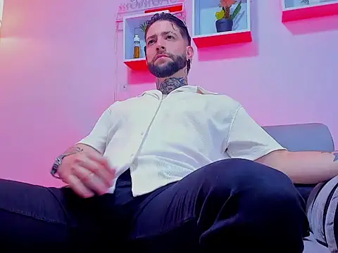 Supreme Alpha online show from November 2025 07:38:01 PM