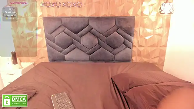 Kiara velvet   online show from February 2026 08:05:01 PM