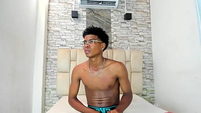 XAVI LEE online show from November 2025 07:48:02 PM