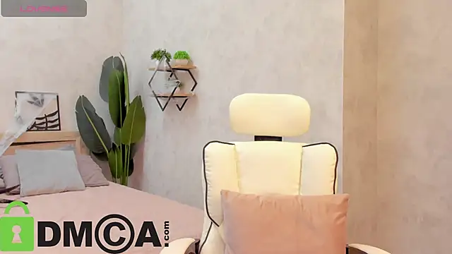 Snapshot of Ella_Burns chatting on November 2025 01:27:02 AM Ella Burns online show from November 2025 01:27:02 AM