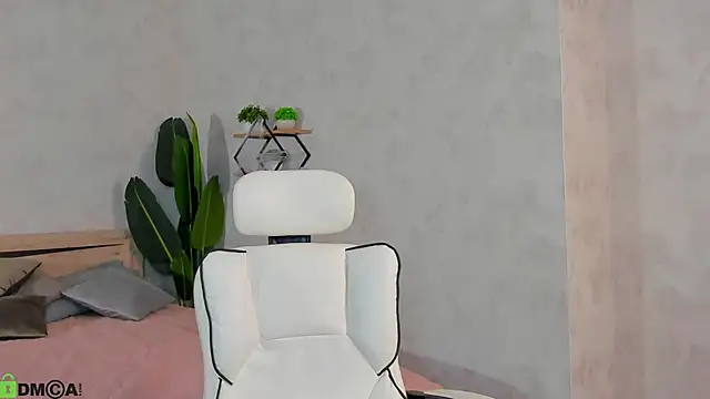 Ella Burns online show from November 2025 08:35:01 AM