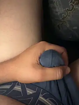 Qwert9012 online show from November 2025 05:44:01 PM