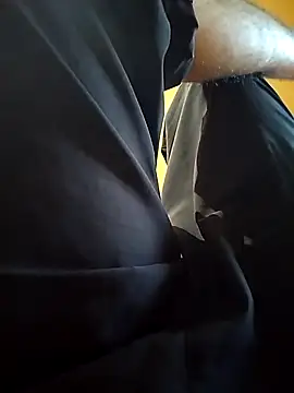 Snapshot of 69_HOT_69 chatting on November 2025 03:27:01 AM 69 HOT 69 online show from November 2025 03:27:01 AM