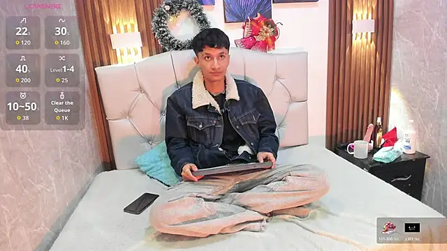 Elian Julian online show from December 2025 11:35:01 PM