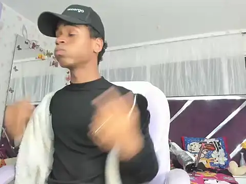 Snapshot of Santy_bigcock_01 chatting on January 2026 04:06:02 AM Santy bigcock 01 online show from January 2026 04:06:02 AM