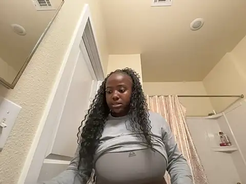 Snapshot of LadyVenomBites chatting on November 2025 02:10:01 AM LadyVenomBites online show from November 2025 02:10:01 AM