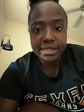 Snapshot of LadyVenomBites chatting on November 2025 10:15:02 PM LadyVenomBites online show from November 2025 10:15:02 PM