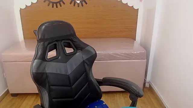 scarlett percy t online show from February 2026 07:33:02 PM