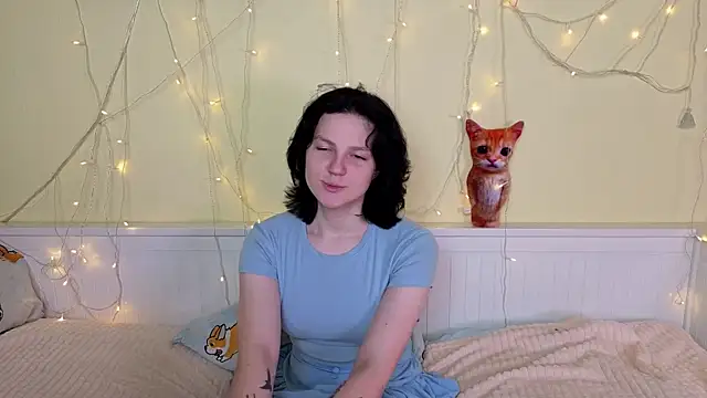 LatinaHuguenin online show from November 2025 07:08:01 AM