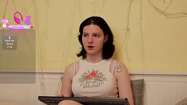 LatinaHuguenin online show from December 2025 07:03:02 AM