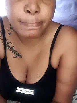 Qeenbrie online show from November 2025 10:20:01 AM