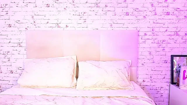 April Kay online show from December 2025 03:37:02 AM