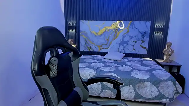 Snapshot of Liams18 chatting on April 2026 02:44:02 AM Liams18 online show from April 2026 02:44:02 AM