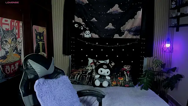 ravencollen online show from April 2026 07:55:02 PM