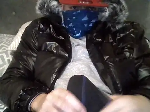 Snapshot of peluche374 chatting on April 2026 04:35:01 AM peluche374 online show from April 2026 04:35:01 AM