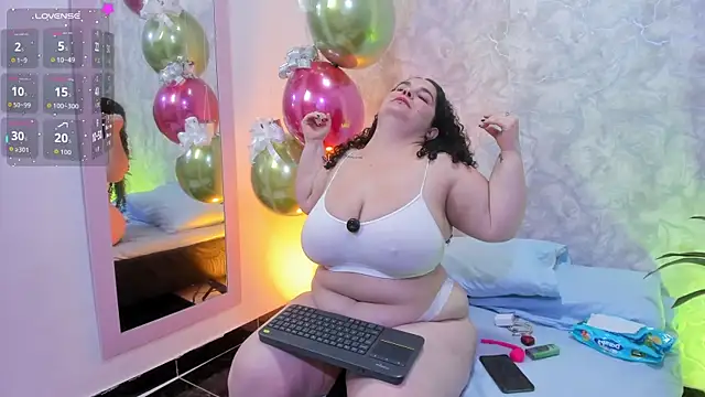 Reichel05  online show from December 2025 05:13:01 AM