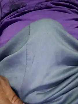 Alvaroz1992 online show from November 2025 08:41:01 PM