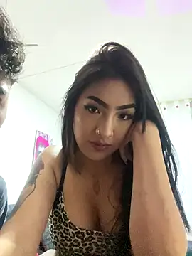 Snapshot of TinaNick chatting on November 2025 10:32:01 PM TinaNick online show from November 2025 10:32:01 PM