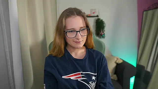 Snapshot of glossy_babe_ chatting on February 2026 09:13:01 AM glossy babe online show from February 2026 09:13:01 AM