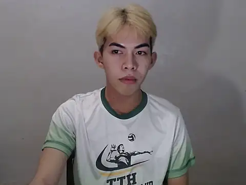 Urhotsilverboy online show from June 2026 04:29:01 PM