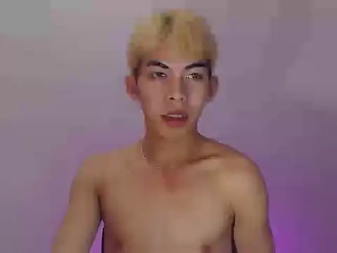 Urhotsilverboy online show from June 2026 04:28:02 PM