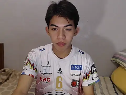 Urhotsilverboy online show from August 2026 03:47:02 PM
