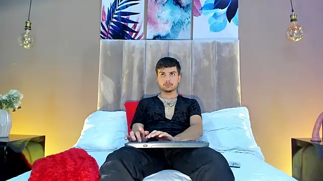 Snapshot of NicolasRey1 chatting on November 2025 04:22:01 AM NicolasRey1 online show from November 2025 04:22:01 AM