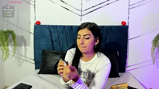 Paris Evans  online show from January 2026 12:51:02 PM