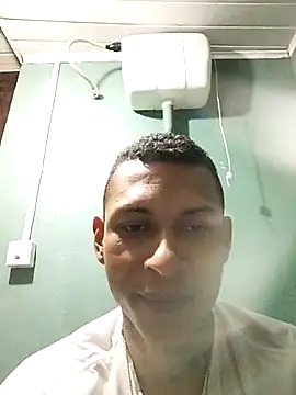 Snapshot of oPretin013 chatting on November 2025 04:01:01 AM oPretin013 online show from November 2025 04:01:01 AM