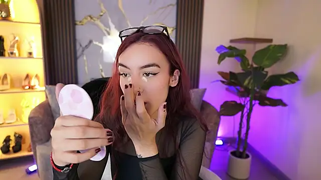 TessaaFox online show from February 2026 11:42:01 AM