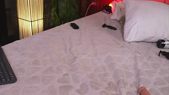 alicia xoxo online show from March 2026 02:04:02 AM