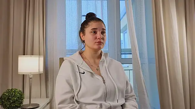 Snapshot of MonetBrinkman chatting on November 2025 04:28:02 AM MonetBrinkman online show from November 2025 04:28:02 AM