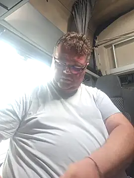 Snapshot of Grase44 chatting on February 2026 01:28:01 PM Grase44 online show from February 2026 01:28:01 PM