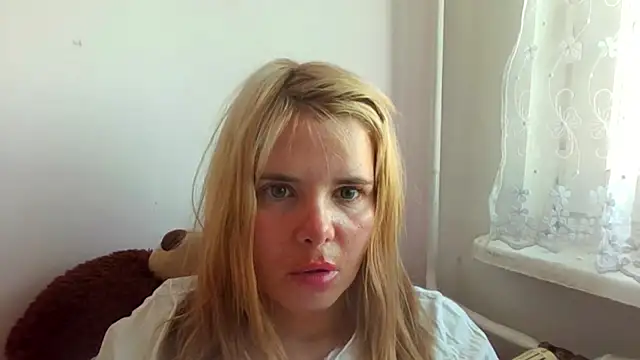 HornyElena online show from April 2026 04:23:01 PM