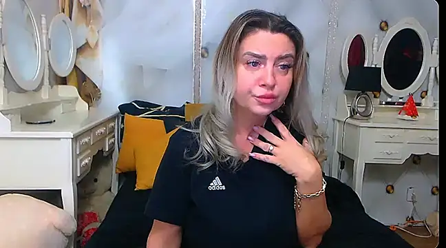 xplayfullblondexx online show from January 2025 06:06:01 AM