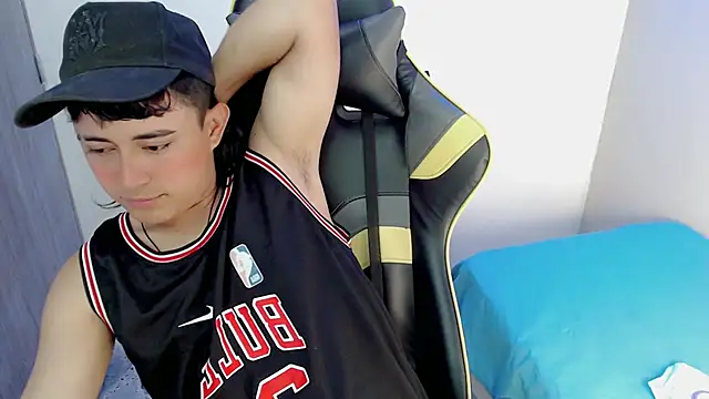 Tatann 18 online show from November 2025 08:32:01 PM