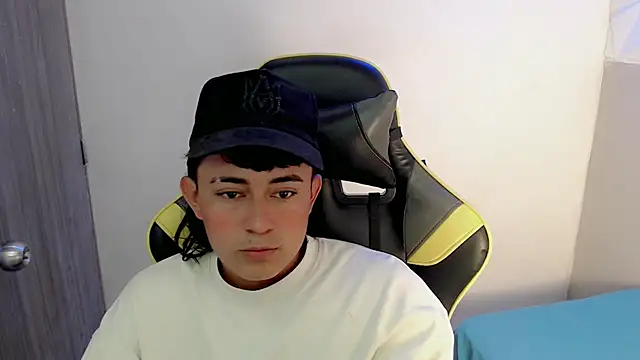 Tatann 18 online show from November 2025 08:44:01 PM