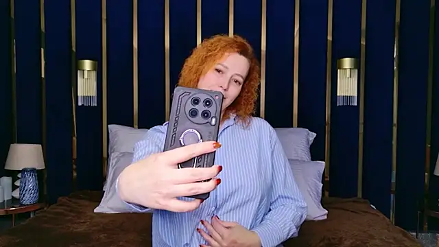 Evie Berret online show from December 2025 03:32:02 PM