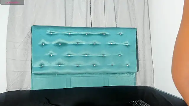 Snapshot of Tamaramilleer chatting on November 2025 02:10:01 AM Tamaramilleer online show from November 2025 02:10:01 AM