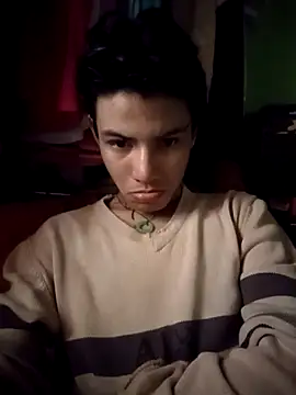 Luiguitw18 online show from November 2025 05:45:02 PM