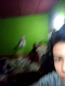 Snapshot of Luiguitw18 chatting on November 2025 06:28:02 PM Luiguitw18 online show from November 2025 06:28:02 PM