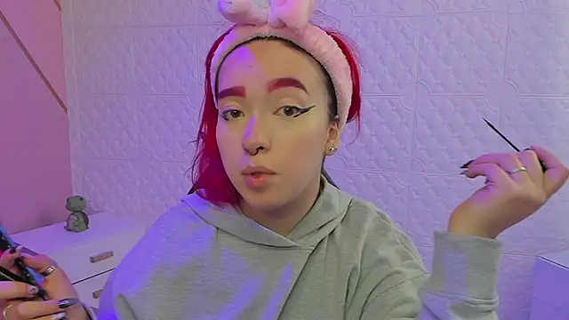 Snapshot of Dakkotta__ chatting on December 2025 04:11:02 AM Dakkotta online show from December 2025 04:11:02 AM