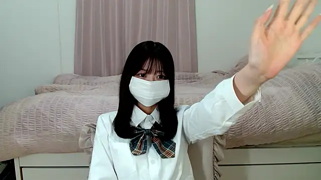 Snapshot of _Runa_ chatting on November 2025 07:20:01 AM Runa online show from November 2025 07:20:01 AM