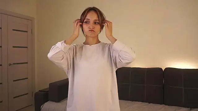 Snapshot of VinnieLaguna chatting on November 2025 06:52:02 PM VinnieLaguna online show from November 2025 06:52:02 PM