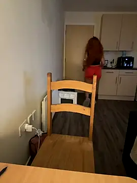 Snapshot of LillieMaee chatting on November 2025 03:35:01 PM LillieMaee online show from November 2025 03:35:01 PM